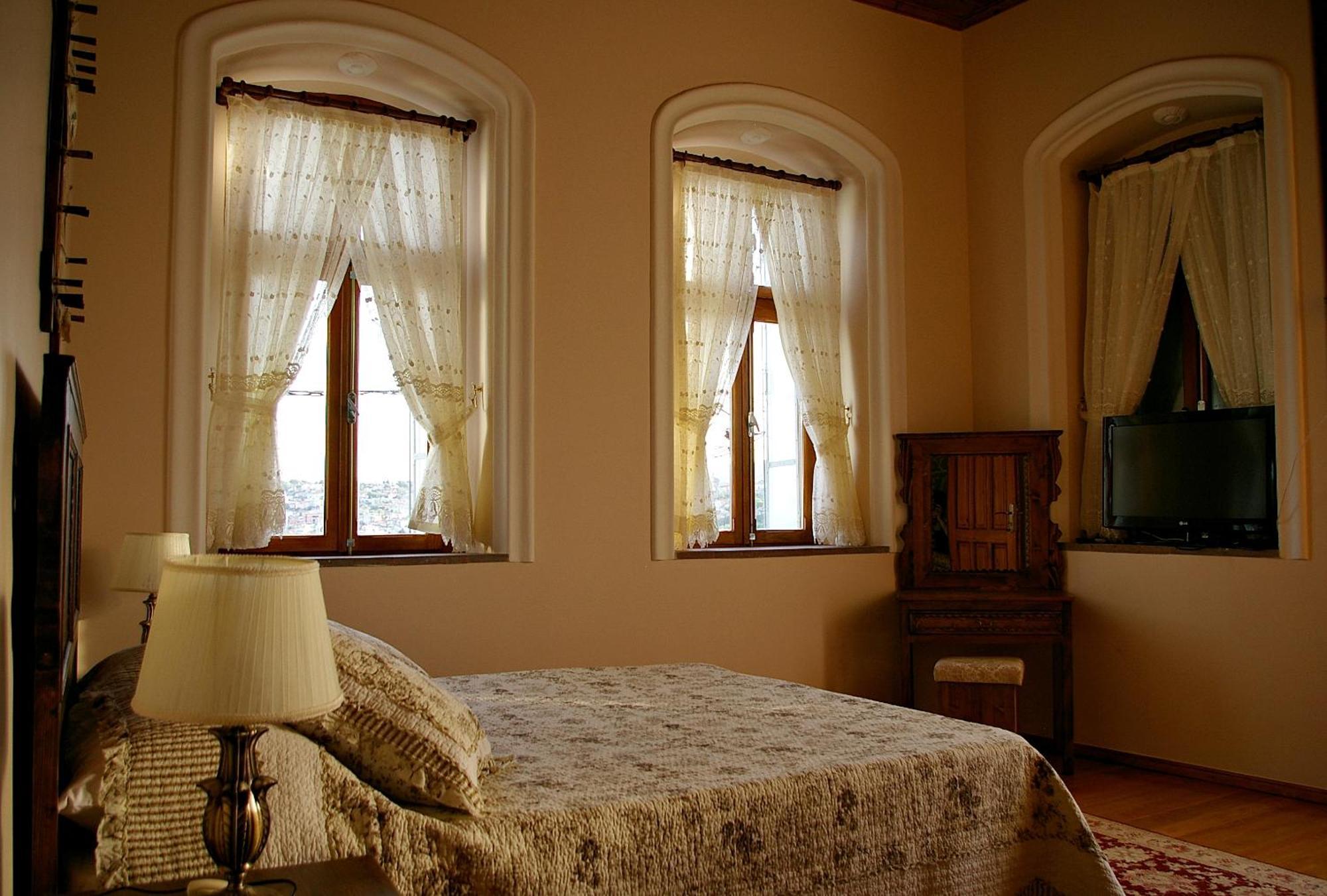 Hera Hotel แบร์กามา ภายนอก รูปภาพ
