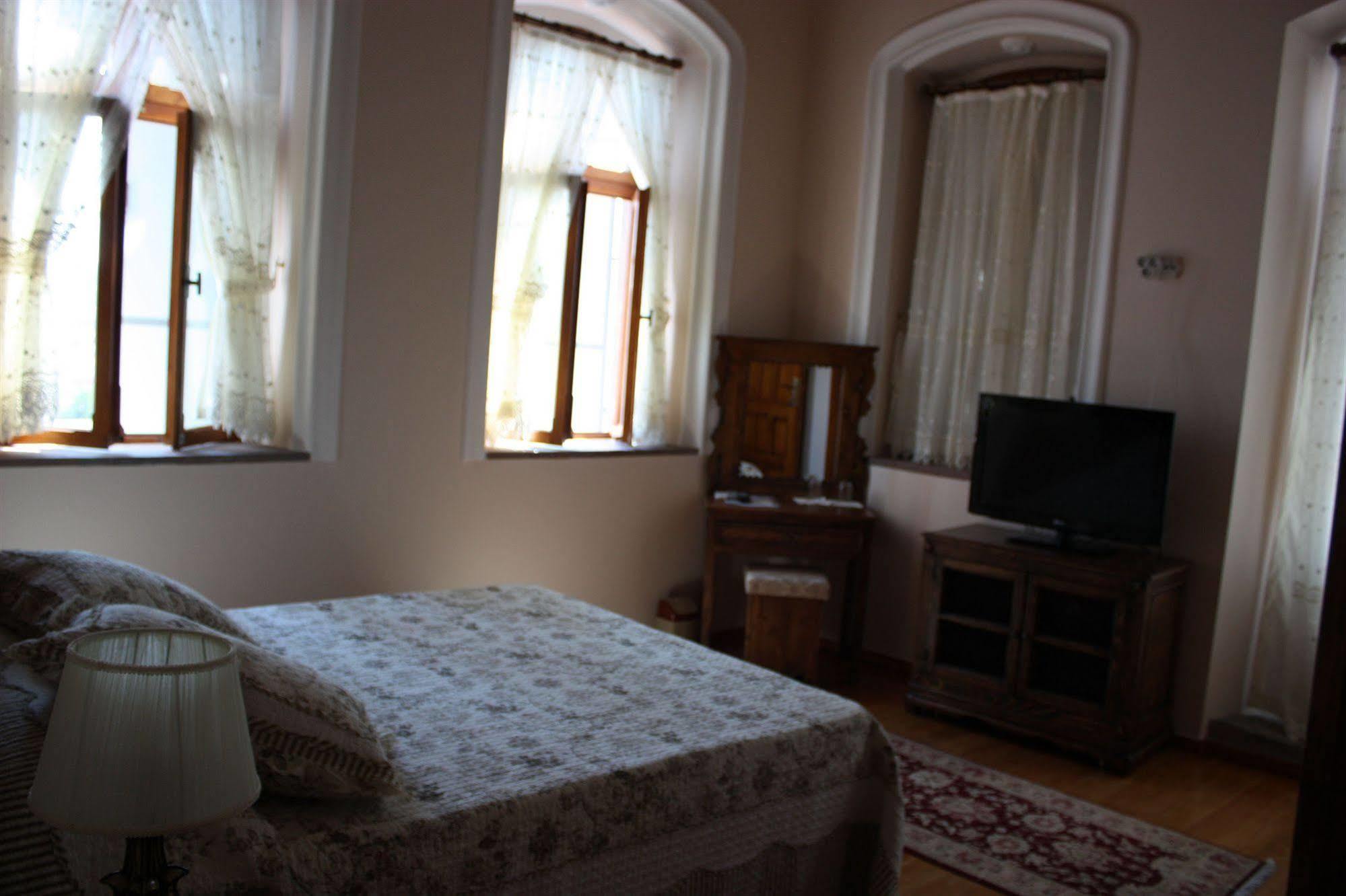 Hera Hotel แบร์กามา ภายนอก รูปภาพ